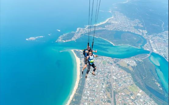 15,000Ft Newcastle Skydive in the Week with Transfer from Sydney - Image 2